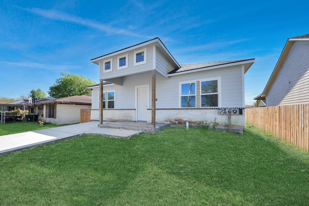 7160 Rook Boulevard - Photo 4