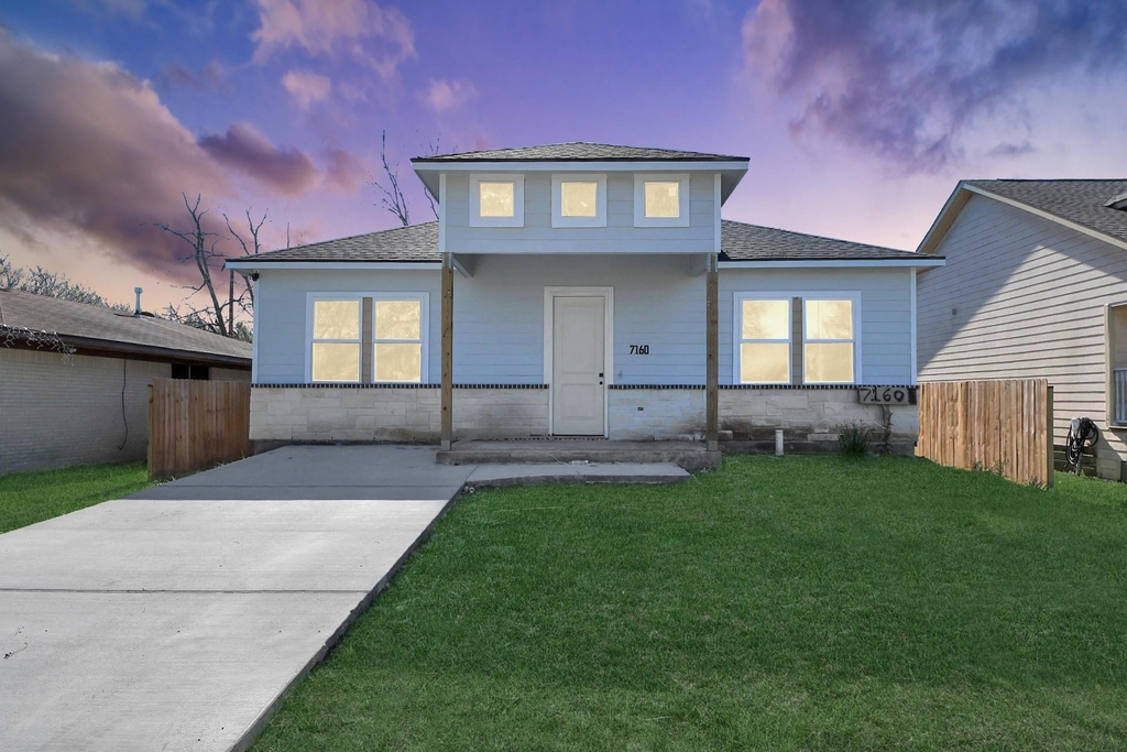 7160 Rook Boulevard - Photo 0