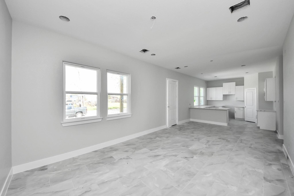 7160 Rook Boulevard - Photo 6