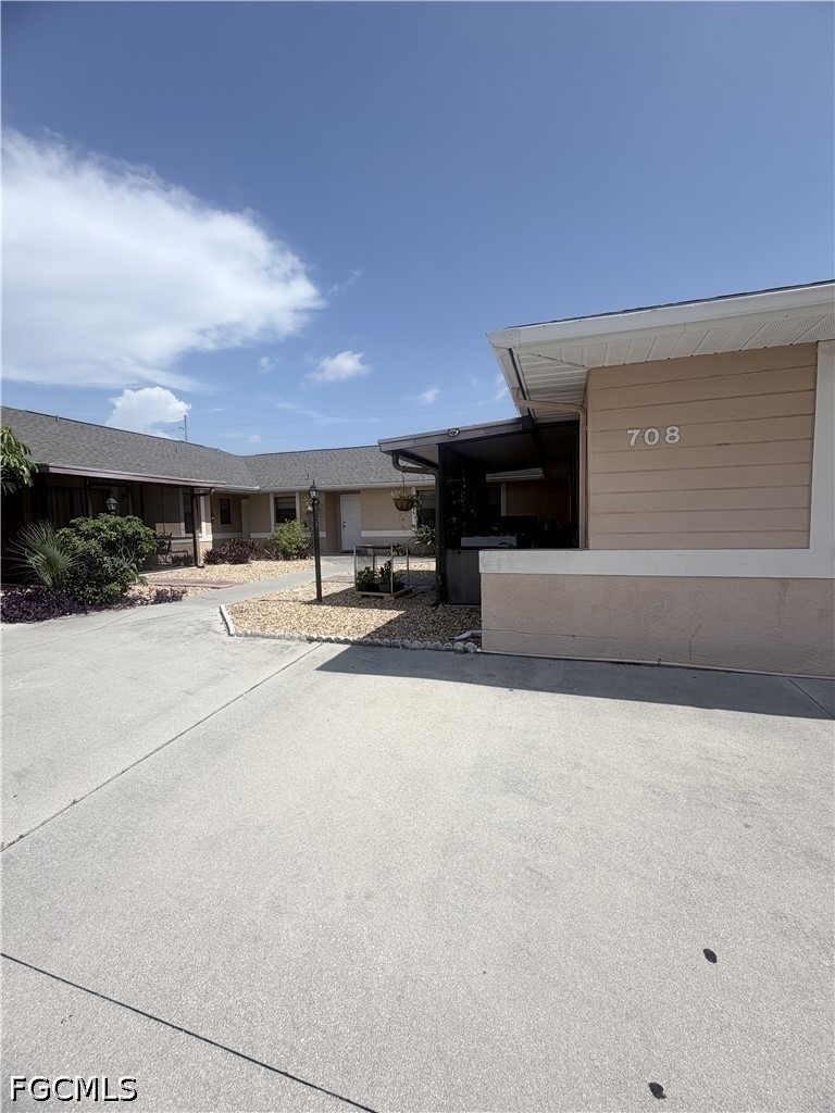 708 Se 47th Street - Photo 1