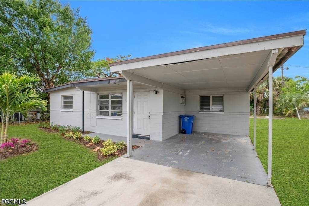 1527 Gardenia Avenue - Photo 4