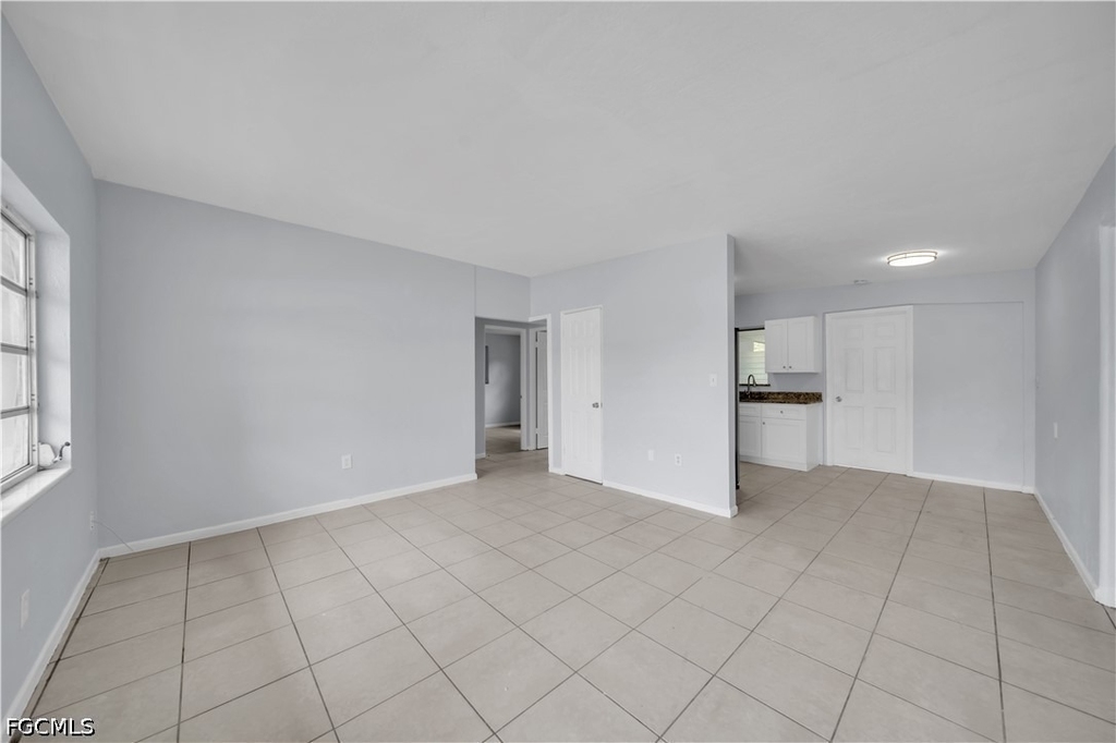 1527 Gardenia Avenue - Photo 7