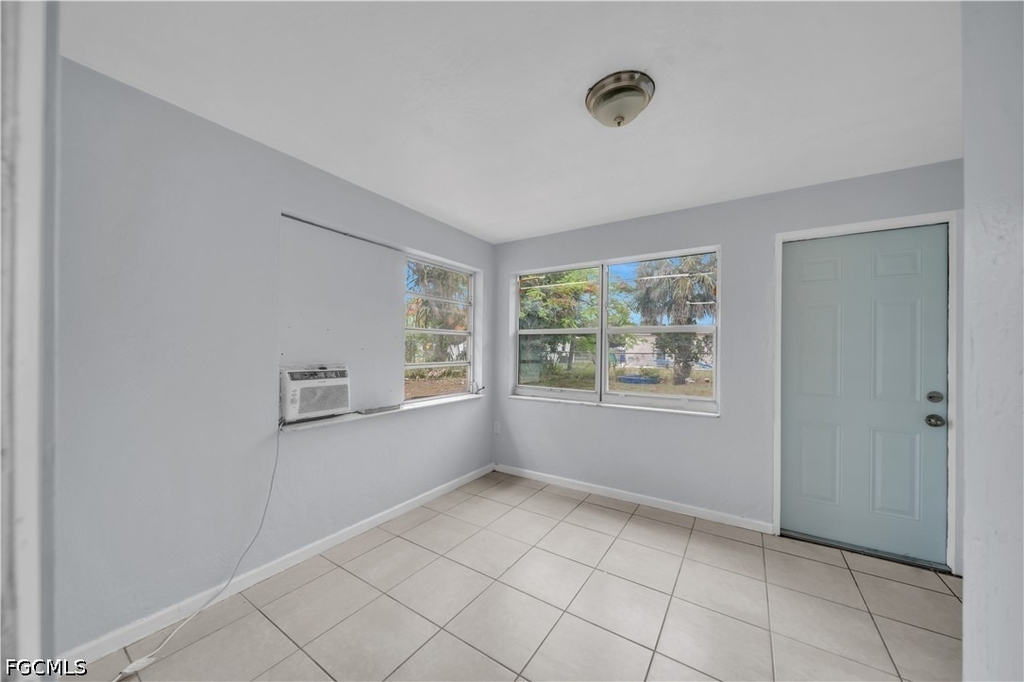 1527 Gardenia Avenue - Photo 26