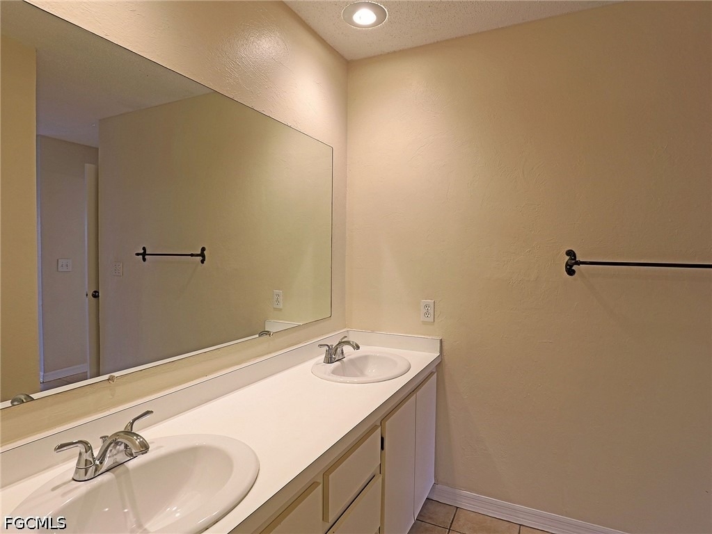 1420 Park Shore Circle - Photo 10