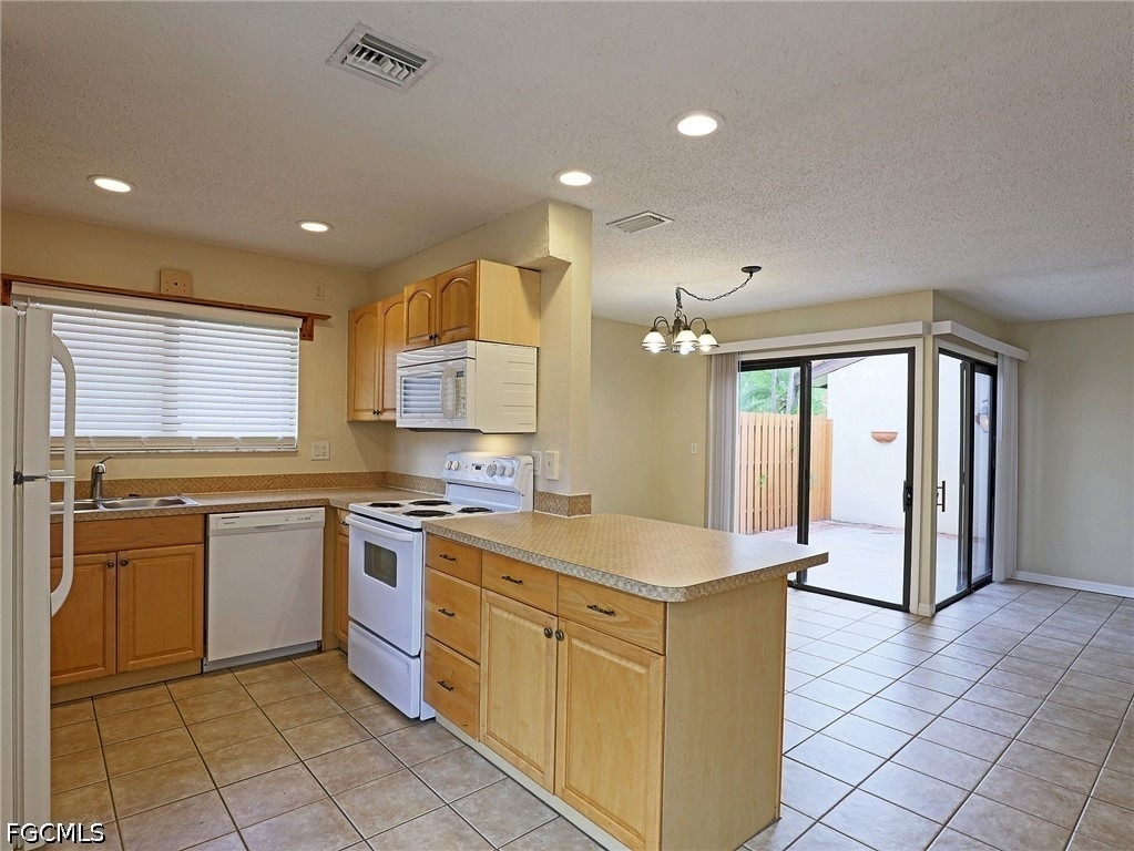 1420 Park Shore Circle - Photo 3
