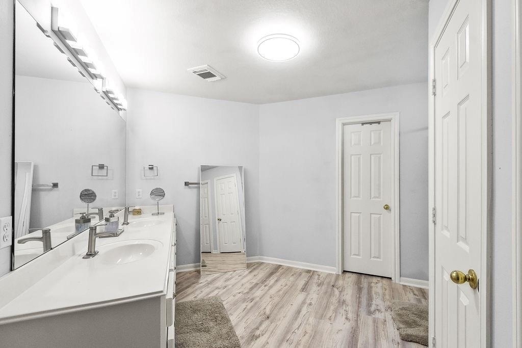 222 Doncaster Street - Photo 16