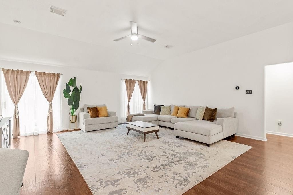 222 Doncaster Street - Photo 3
