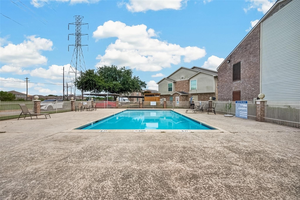 7600 Emmett F Lowry Expressway - Photo 27