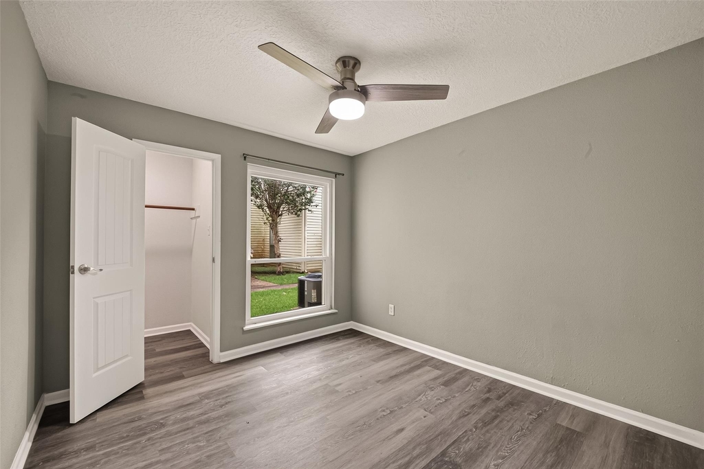 7600 Emmett F Lowry Expressway - Photo 20