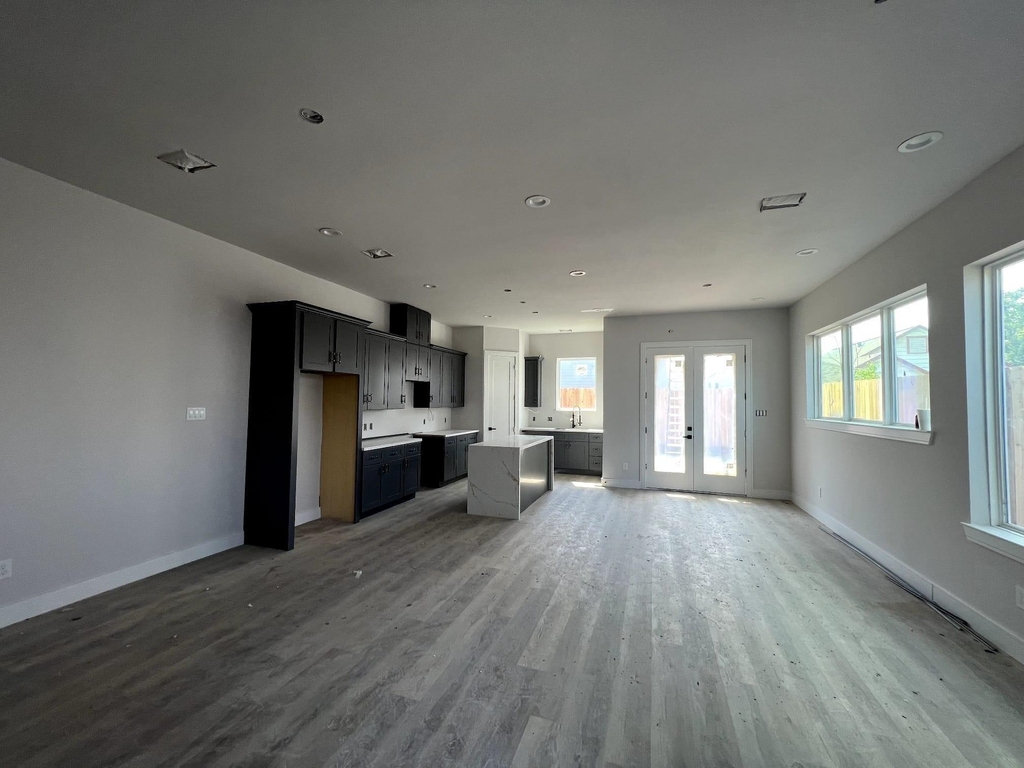 6407 Sidney Street - Photo 7