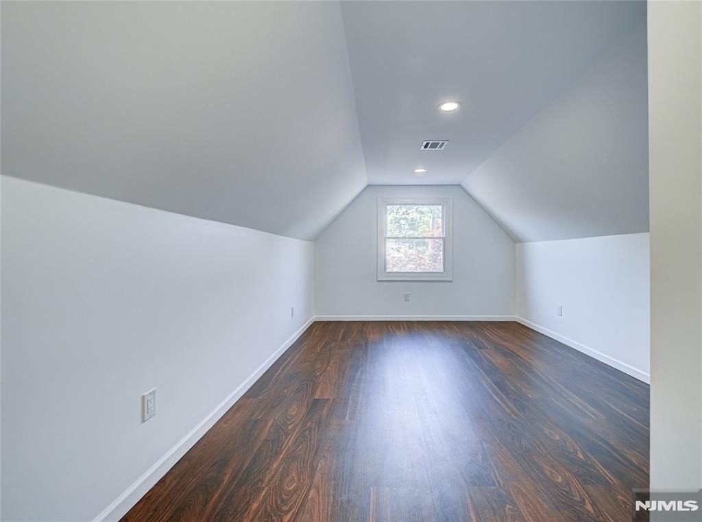 217 Heywood - Photo 7