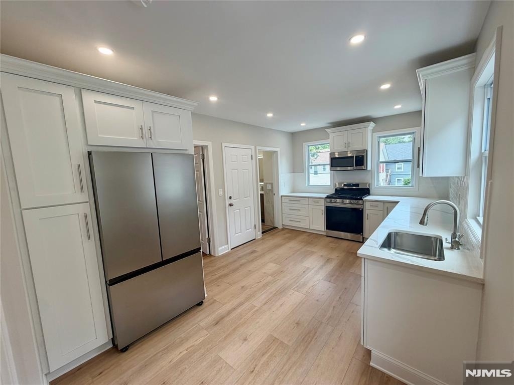 35 Claremont - Photo 0