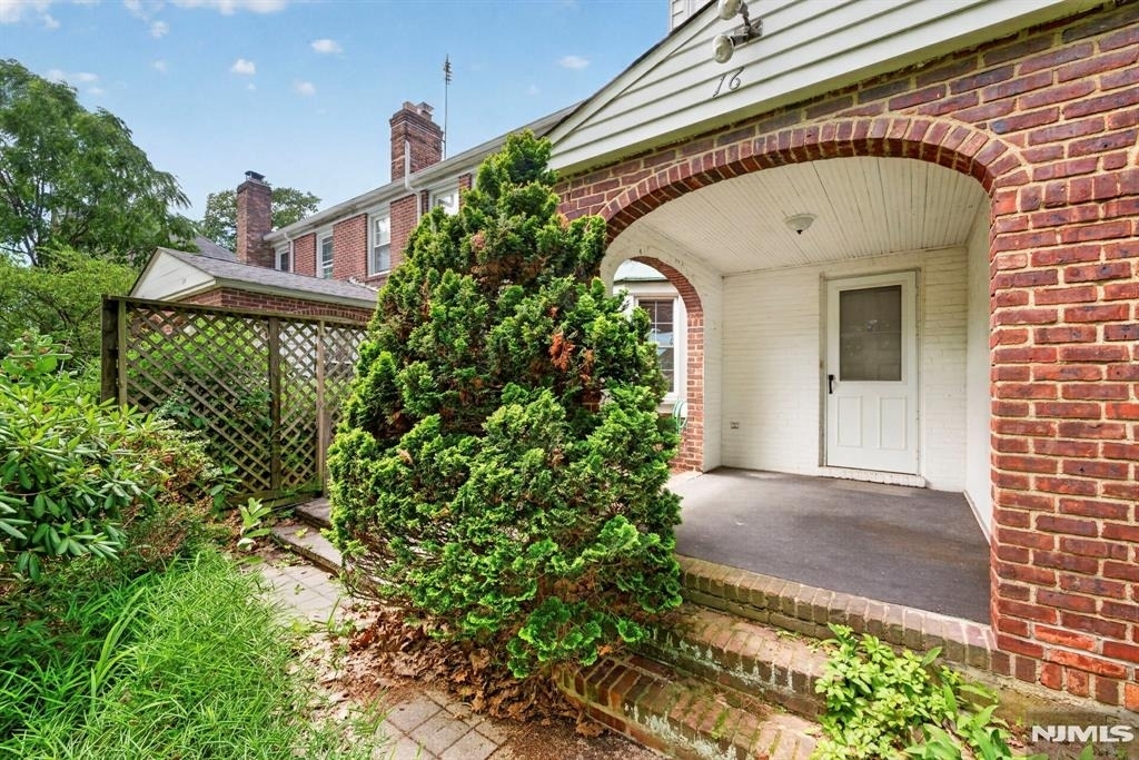 16 Randolph - Photo 1