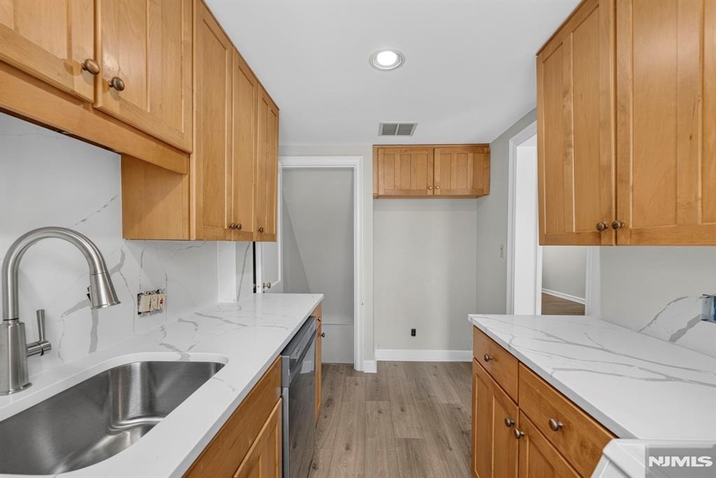 16 Randolph - Photo 3
