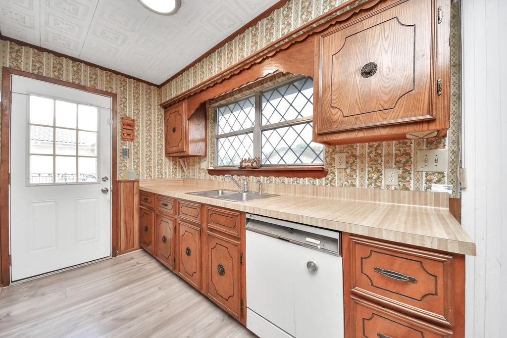 535 Pampa Street - Photo 30