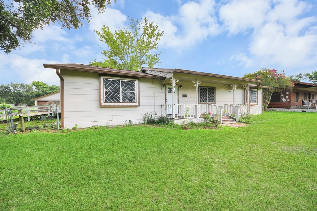 535 Pampa Street - Photo 2