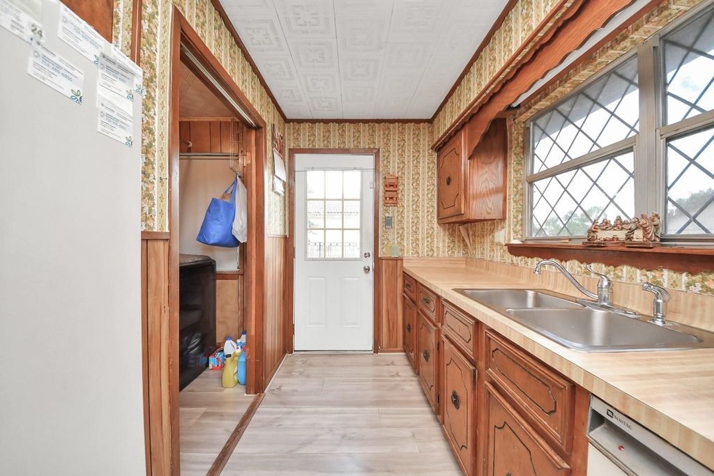 535 Pampa Street - Photo 28