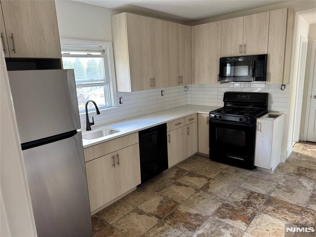 182 Main - Photo 0
