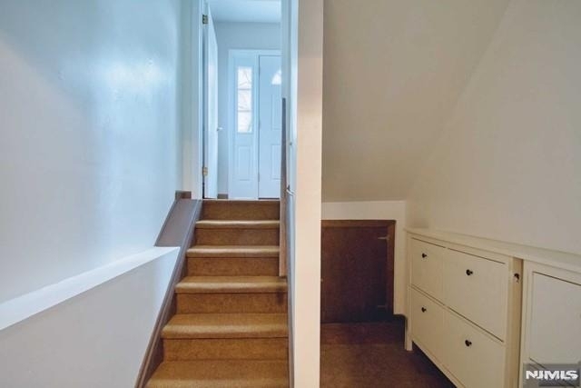 44 Newcomb - Photo 11