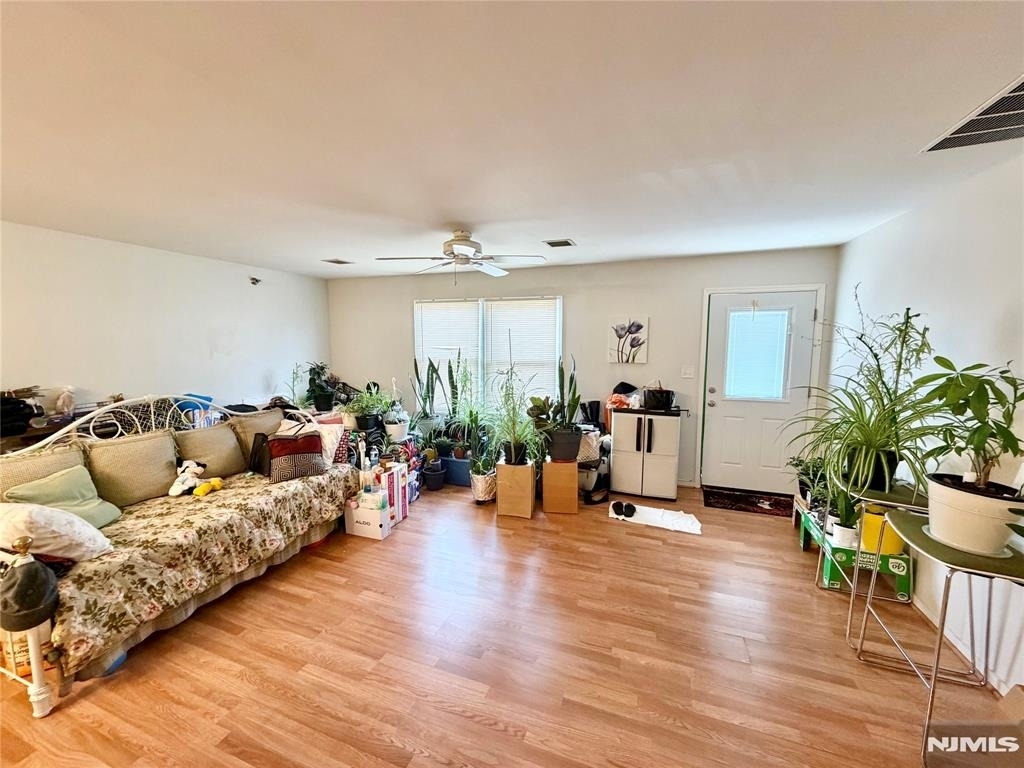 336 Bloomfield - Photo 1