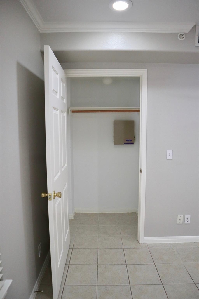 3009 Speedway - Photo 16
