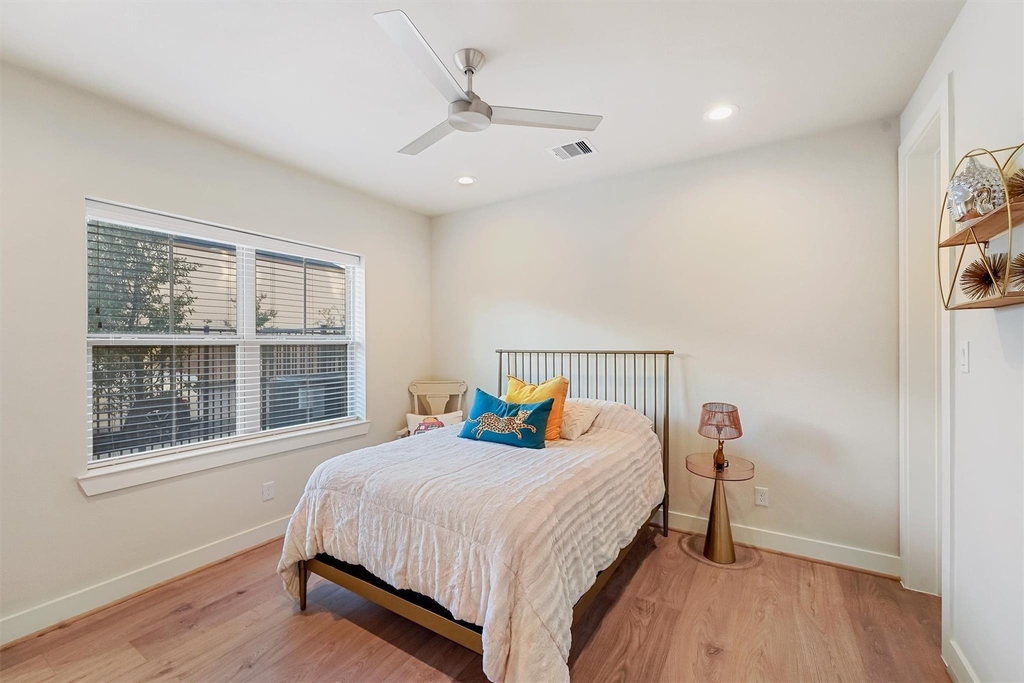 5209 Allen Street - Photo 3