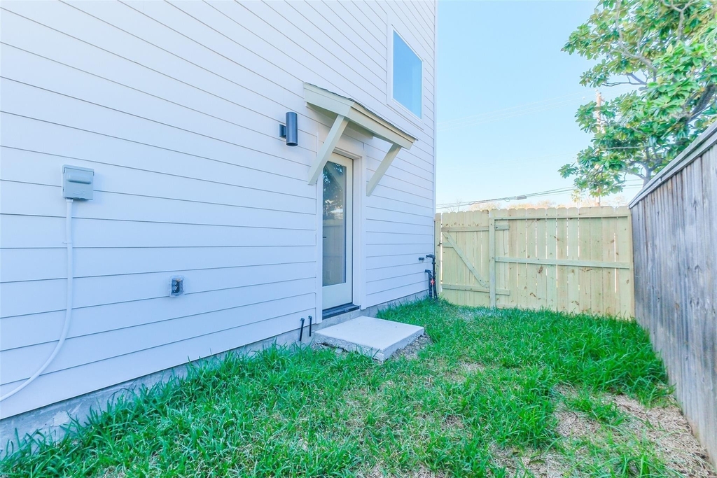 8323 Brecha Ln Lane - Photo 28