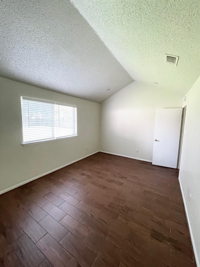 4115 Issacks Way - Photo 4