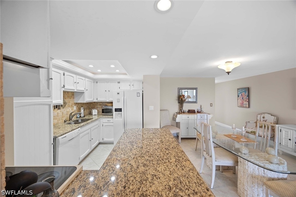 3443 Gulf Shore Boulevard N - Photo 10