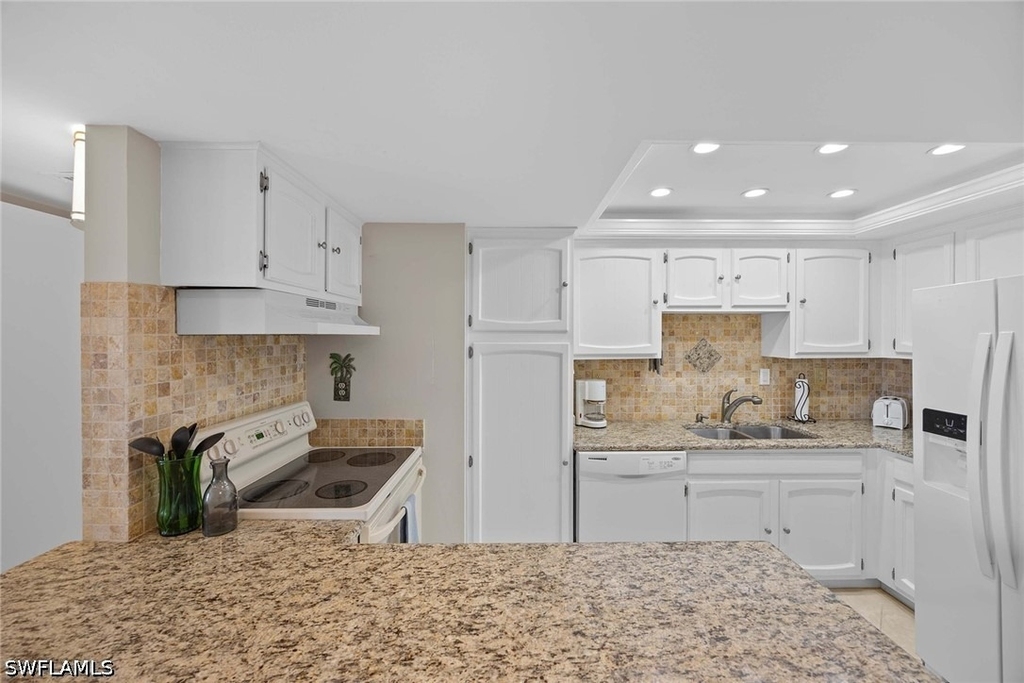 3443 Gulf Shore Boulevard N - Photo 9
