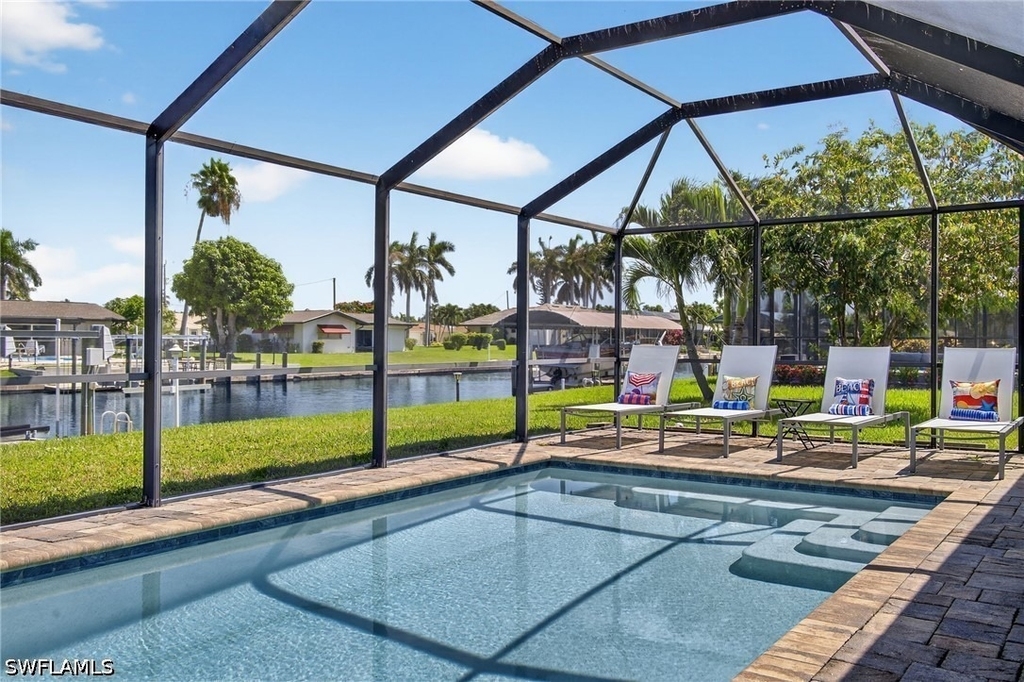 1421 Windsor Court - Photo 0