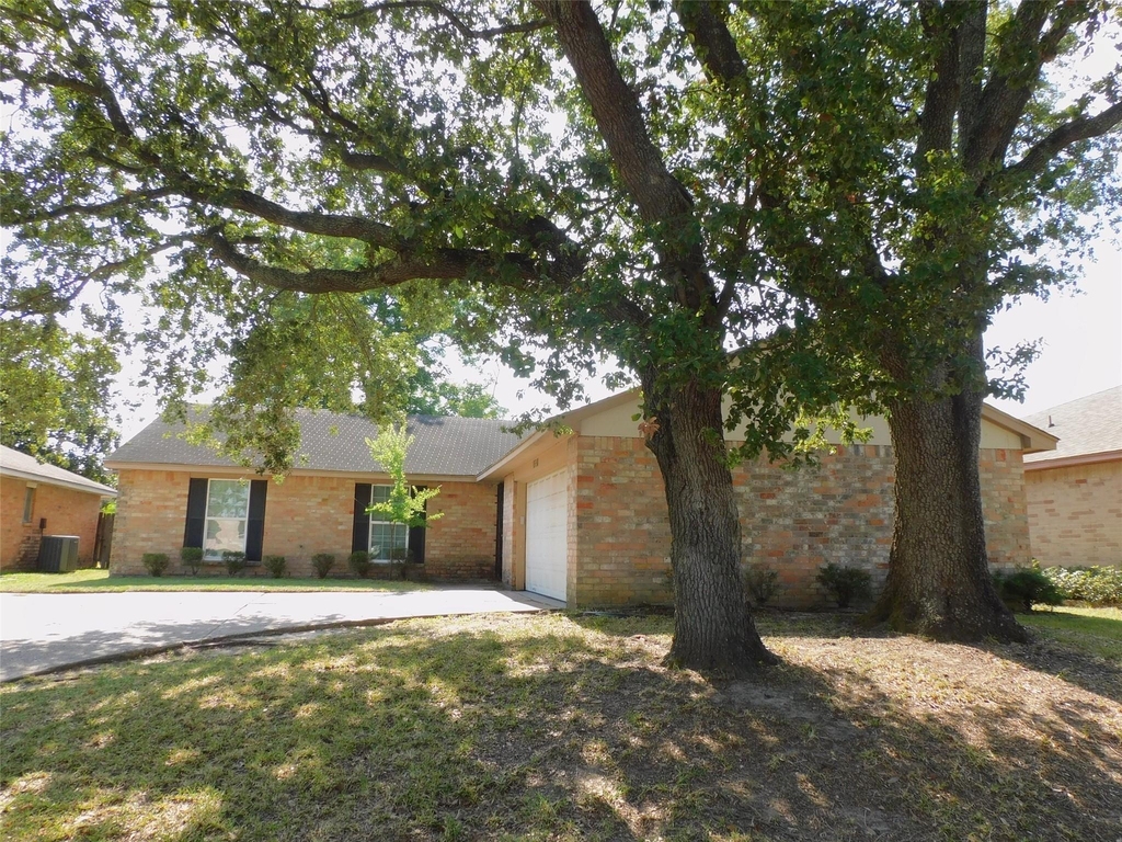 1338 Leadenhall Circle - Photo 0