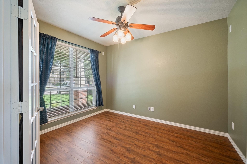 2931 Silver Landing Lane - Photo 5