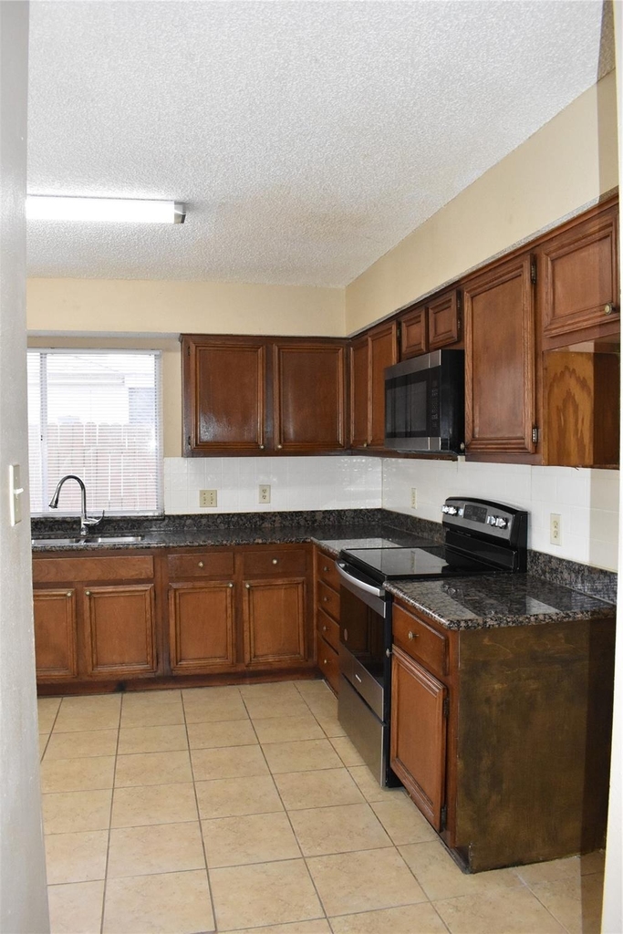8903 Kalewood Drive - Photo 12