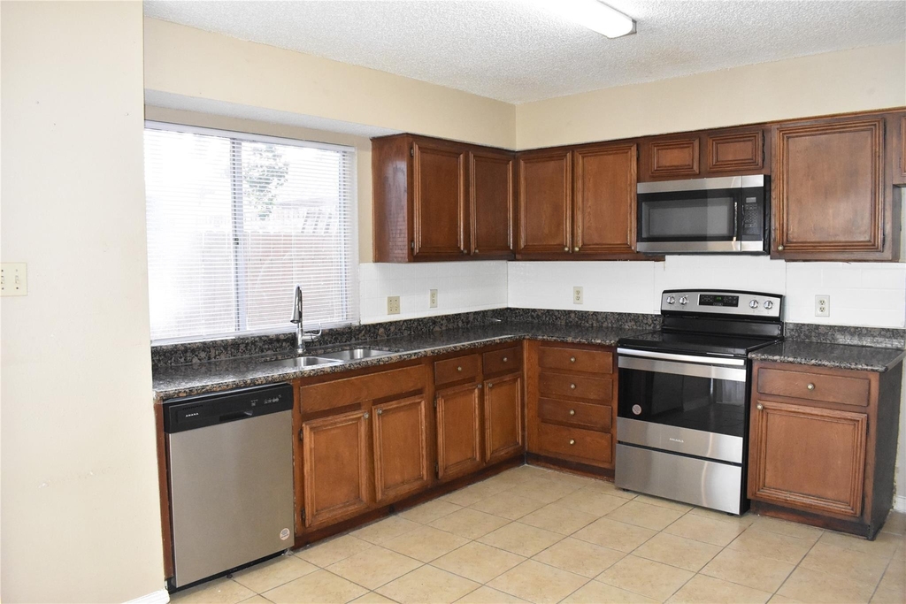 8903 Kalewood Drive - Photo 14