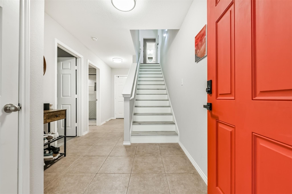 1715 Stuart Street - Photo 2