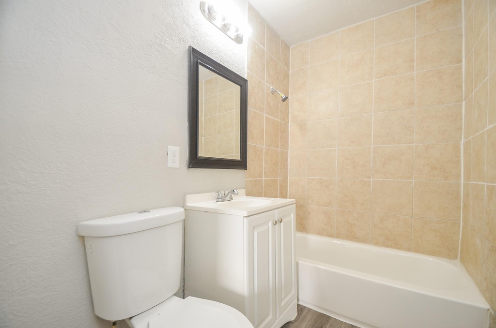 217 Owens Street - Photo 5