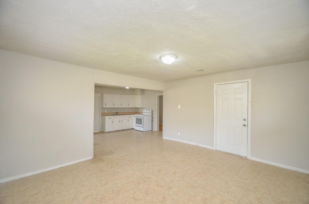 217 Owens Street - Photo 10