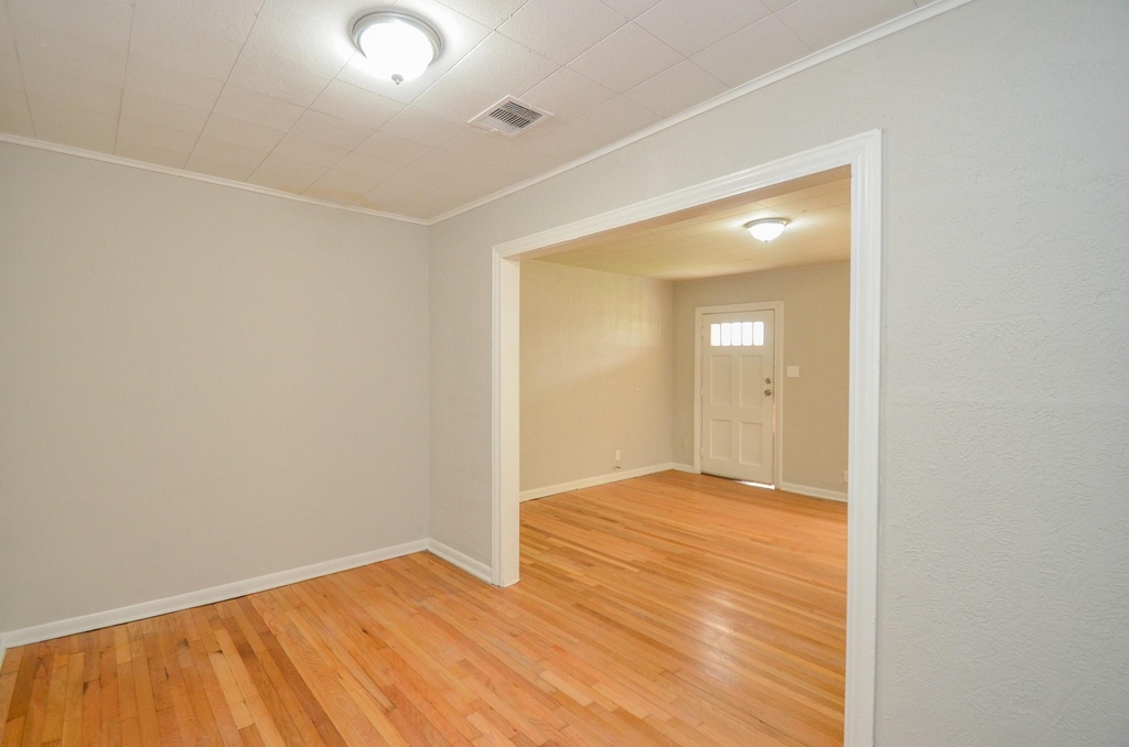 217 Owens Street - Photo 4