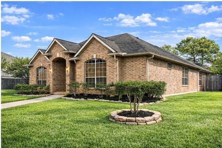16807 Laguna Springs Drive - Photo 3