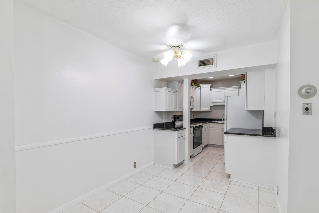 2601 Bellefontaine Street - Photo 8