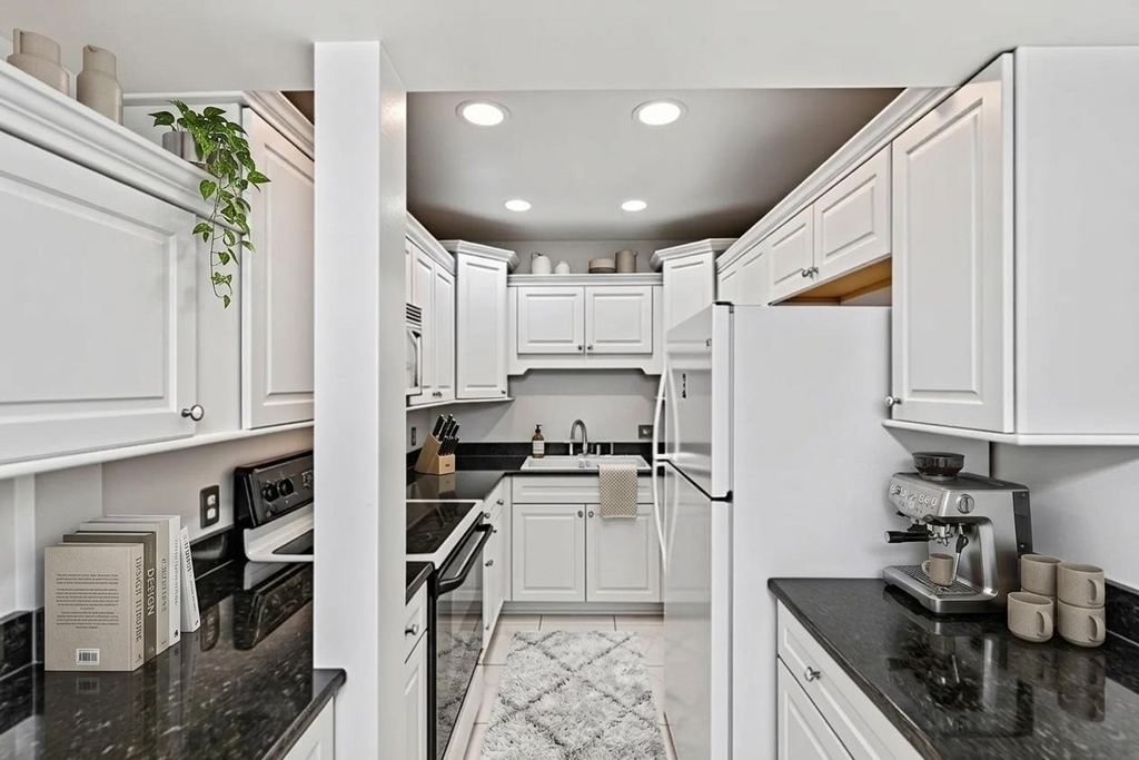 2601 Bellefontaine Street - Photo 2