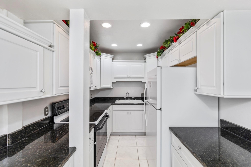2601 Bellefontaine Street - Photo 11