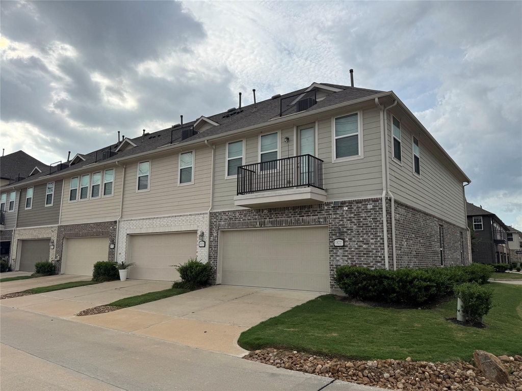 18225 Crystal Knoll Drive - Photo 6