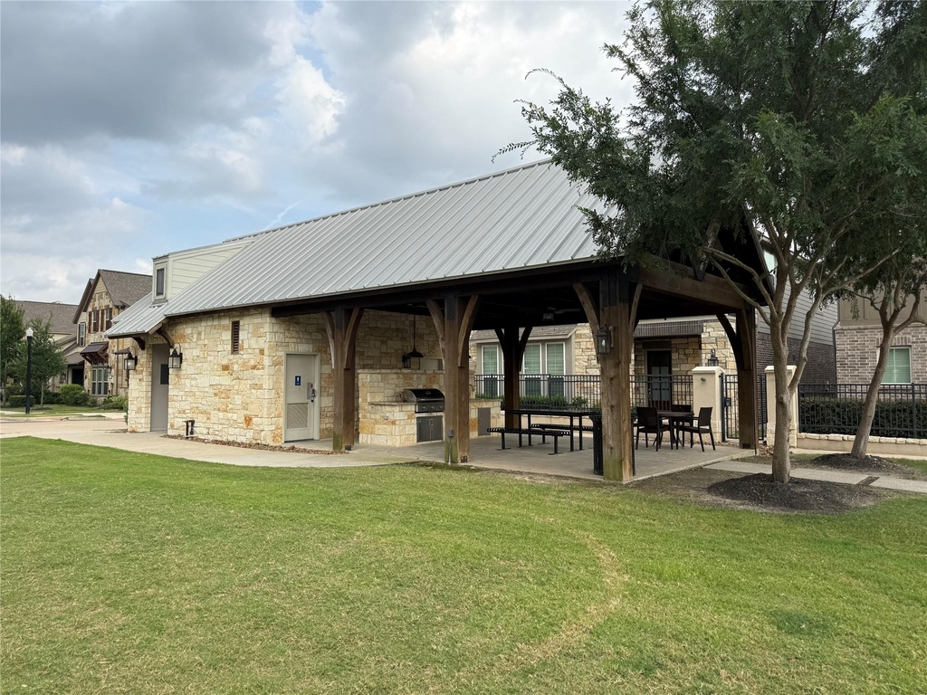 18225 Crystal Knoll Drive - Photo 14
