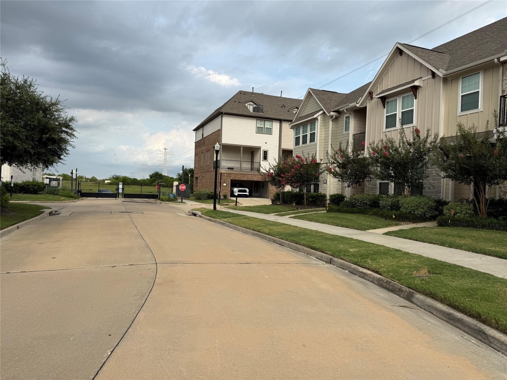 18225 Crystal Knoll Drive - Photo 10
