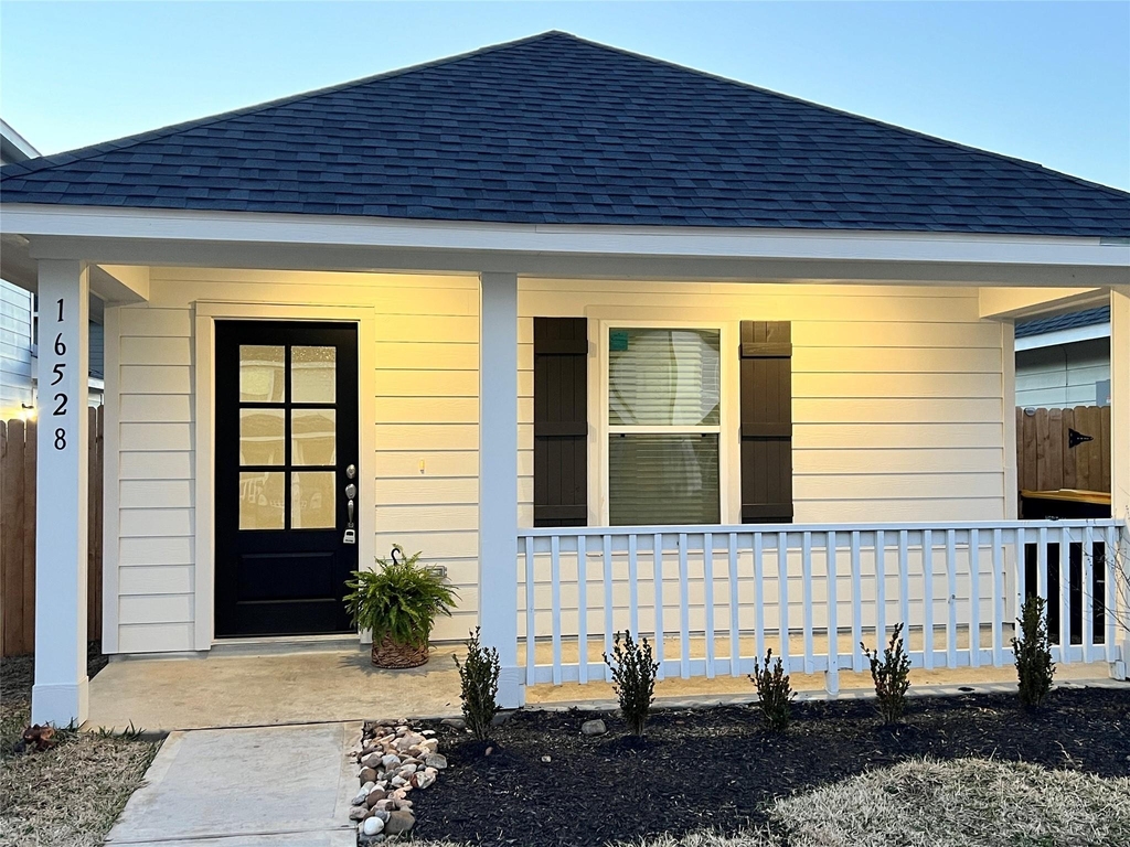 16528 Jasmine Marie Place - Photo 1