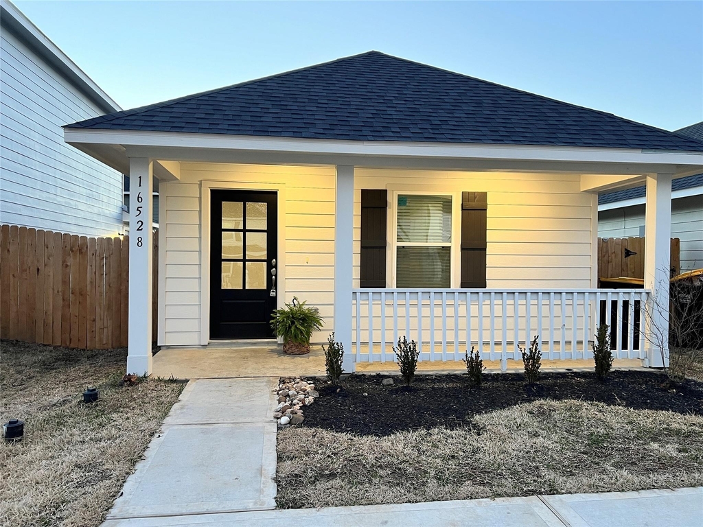 16528 Jasmine Marie Place - Photo 0