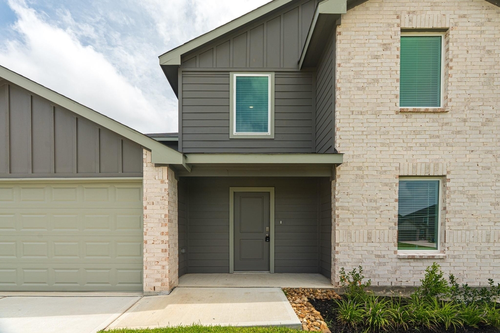 40818 Hawthorne Glades Street - Photo 3