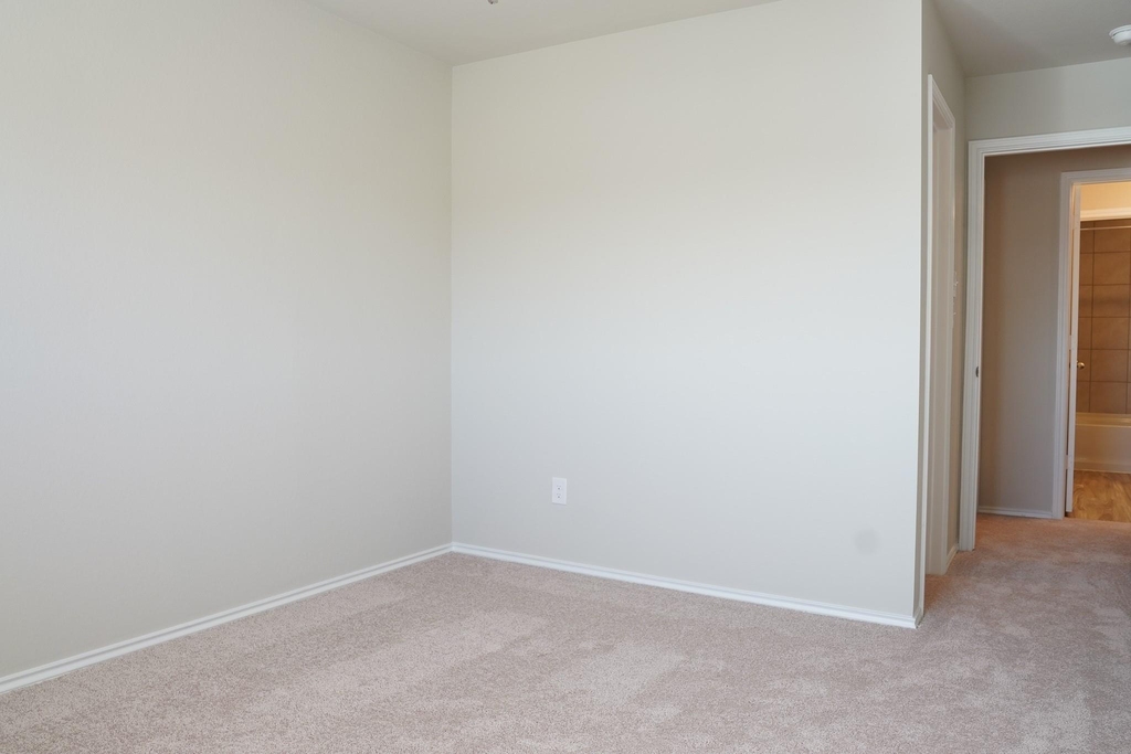 15810 Perthshire Creek Dr - Photo 20